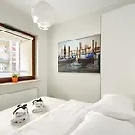 Aparthotel Night Gieldowa 4*