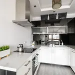 Night Gieldowa Aparthotel 4*