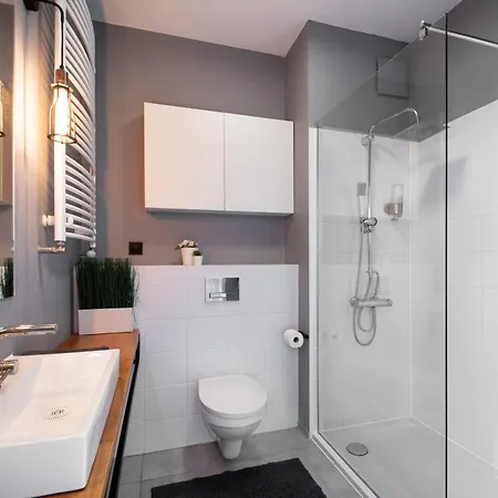 Apartahotel Night Gieldowa Varsovia