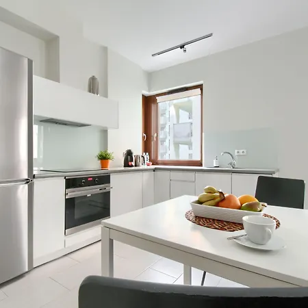 Lägenhetshotell Night Gieldowa Warszawa