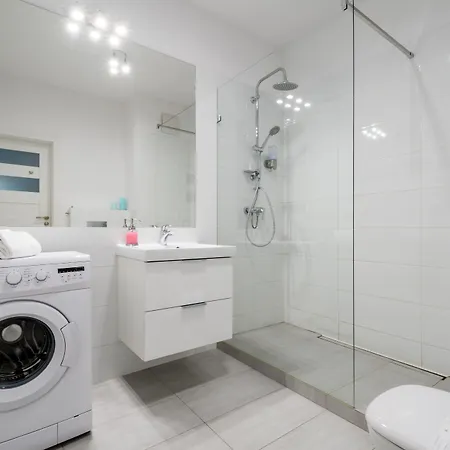 Night Gieldowa ワルシャワ