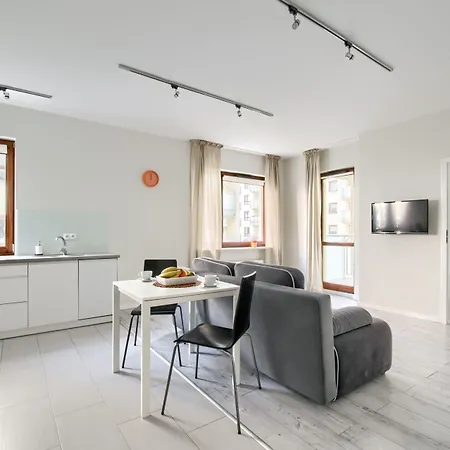 Lägenhetshotell Night Gieldowa Warszawa