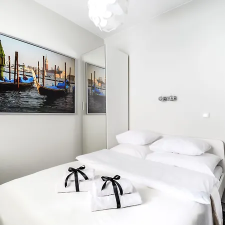 アパートホテル Night Gieldowa