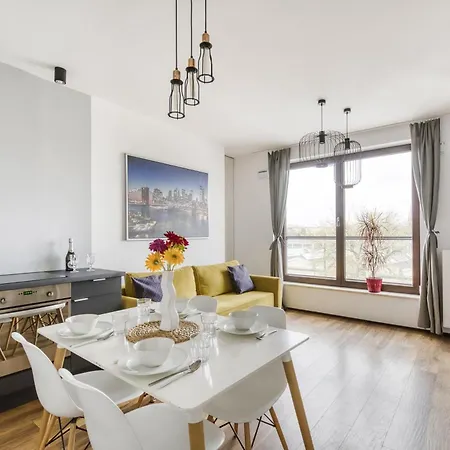 Night Gieldowa 4* وارسو