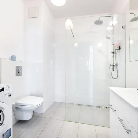 Night Gieldowa 4* وارسو